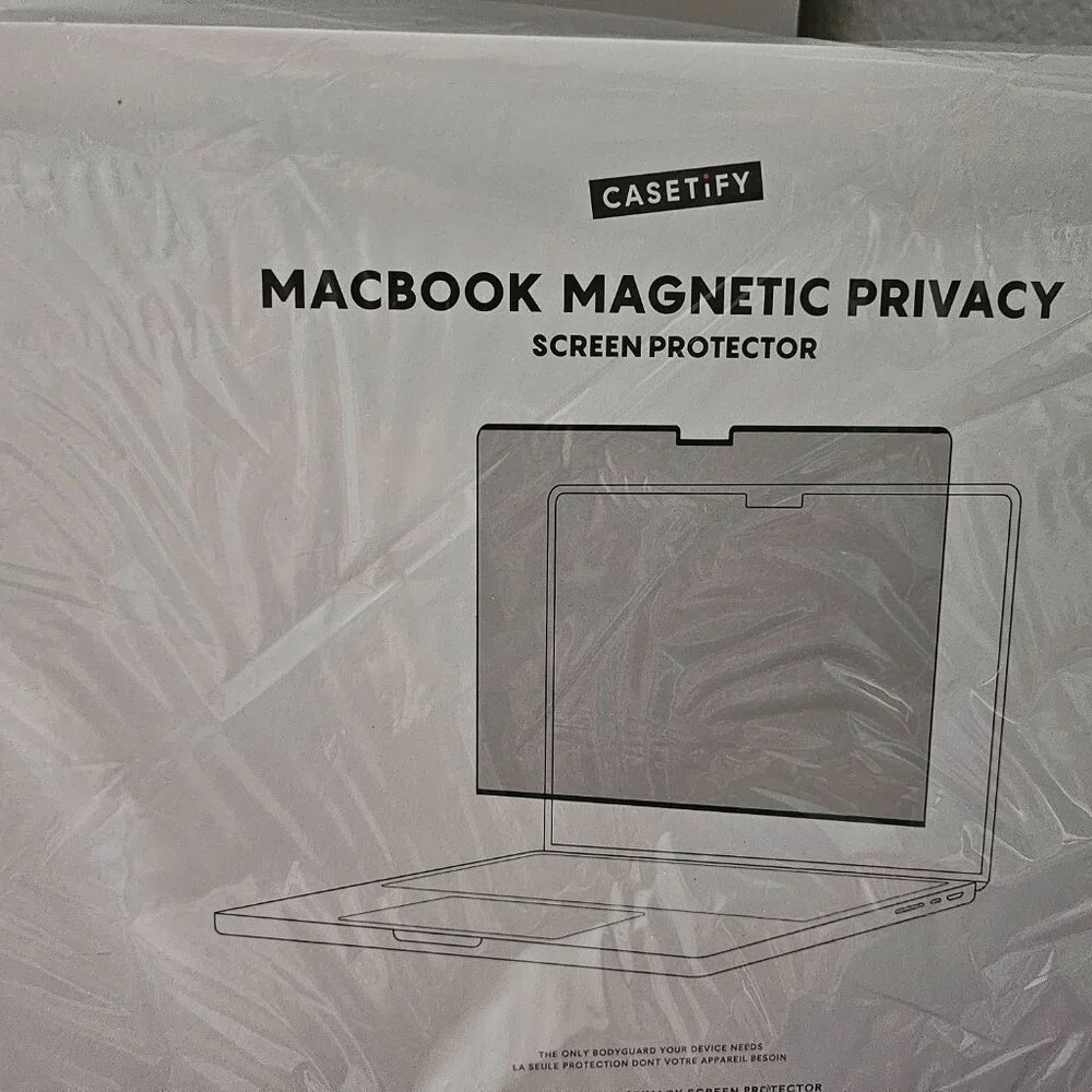 Magnetic Laptop Privacy and Protection Screen by Casetify - Macbook Pro 16